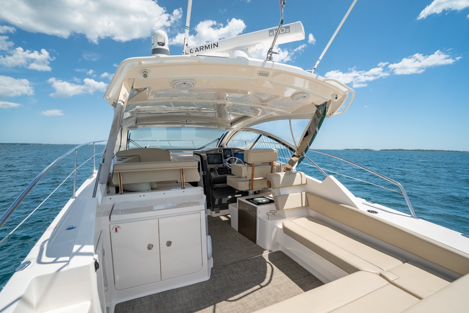 2015 Pursuit 365i SC - Image 12