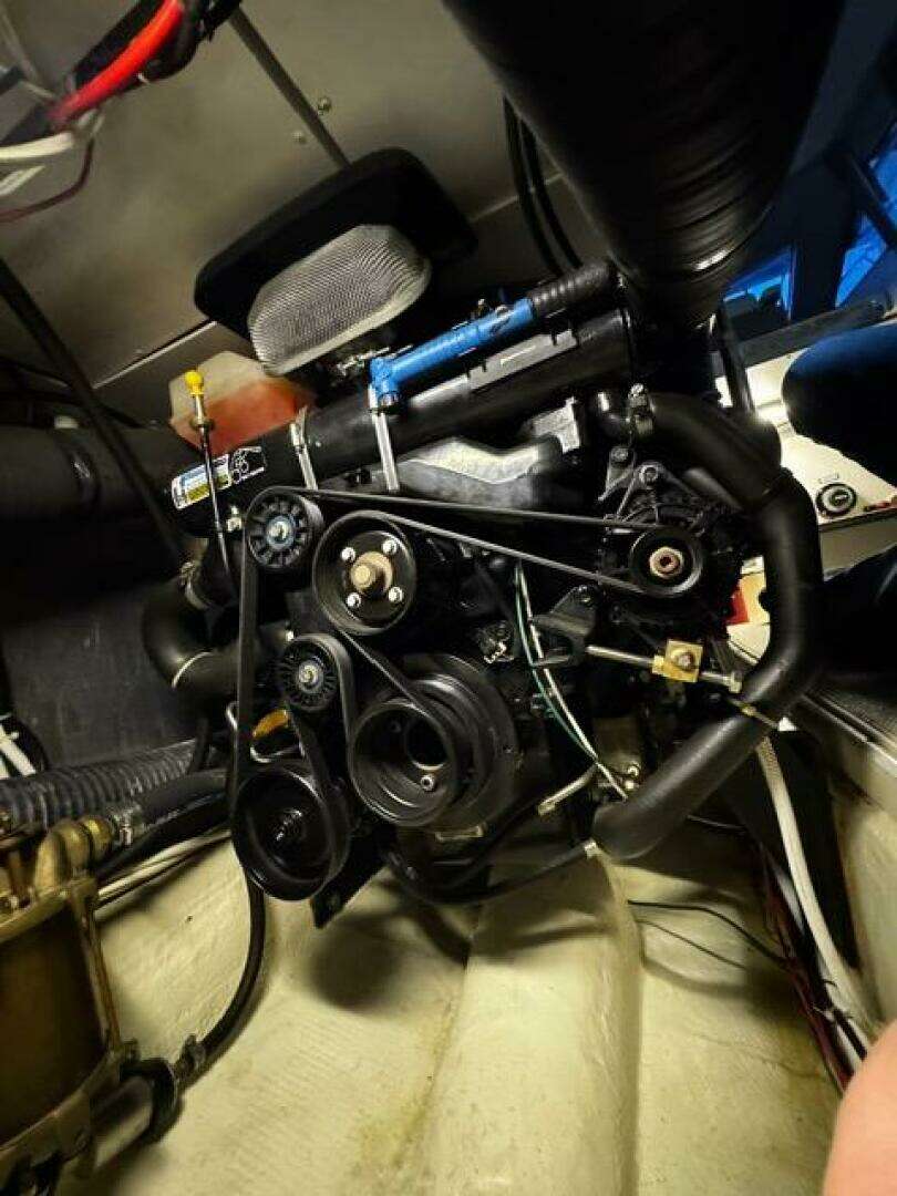 2004 Carver 360 Sport Sedan - Image 58