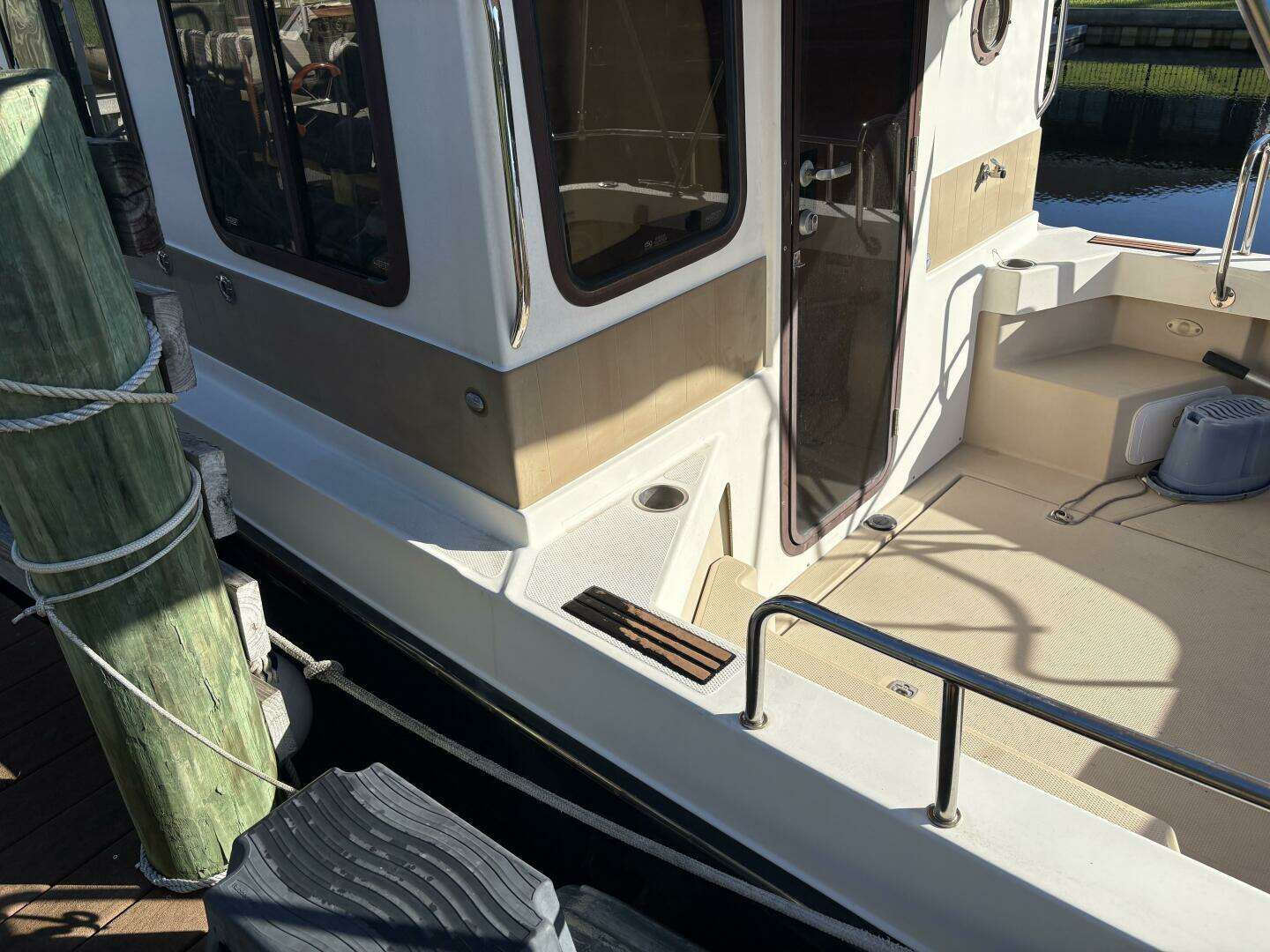 2014 Ranger Tugs R-27 - Image 6