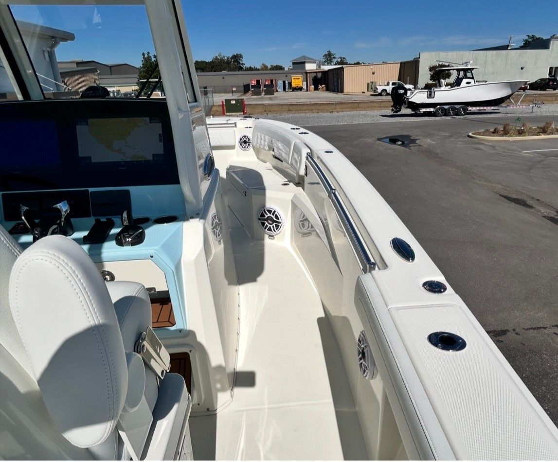 2026 Cobia 285CC - 18