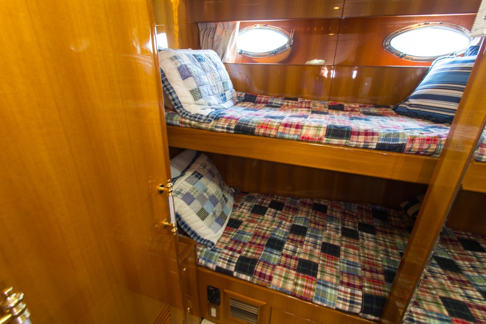 2003 Jefferson 57 Pilothouse - Image 70