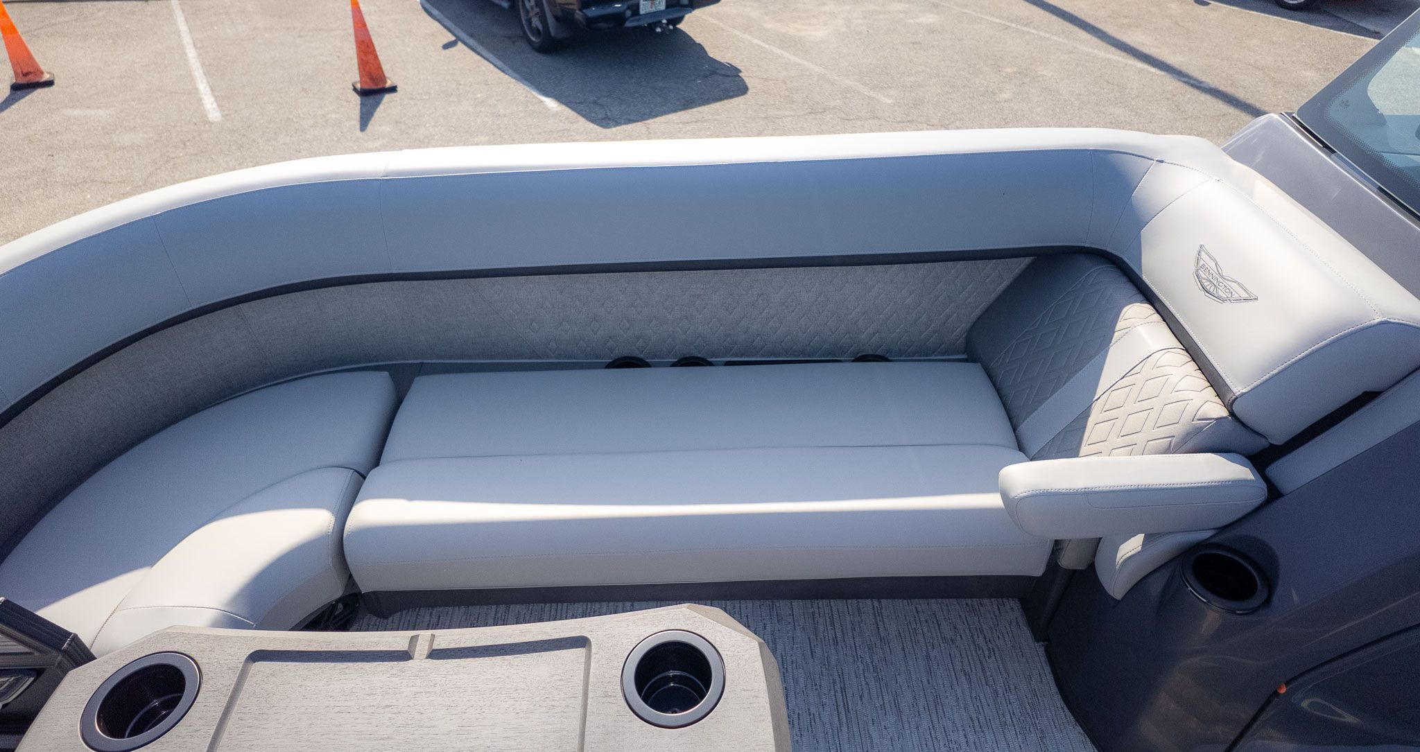 2026 Bennington 24 M Stern Lounge - 16