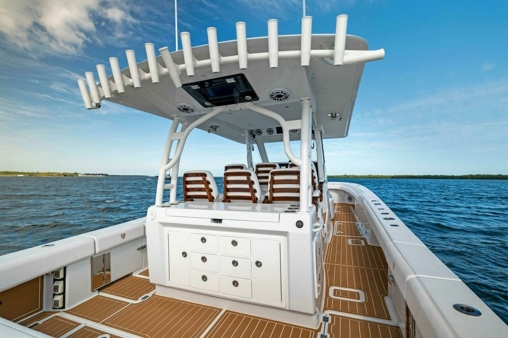 2022 Barker Boatworks 40 HPC - Image 6