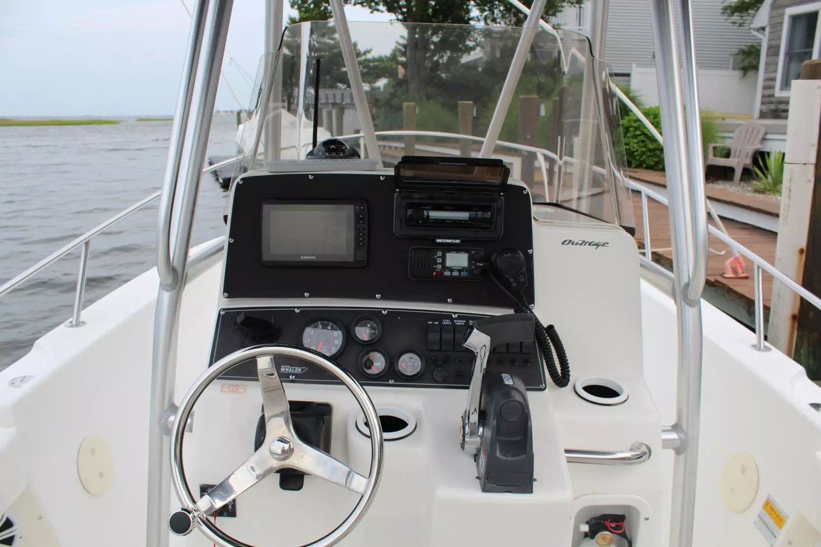 1999 Boston Whaler 23 Outrage - Image 5