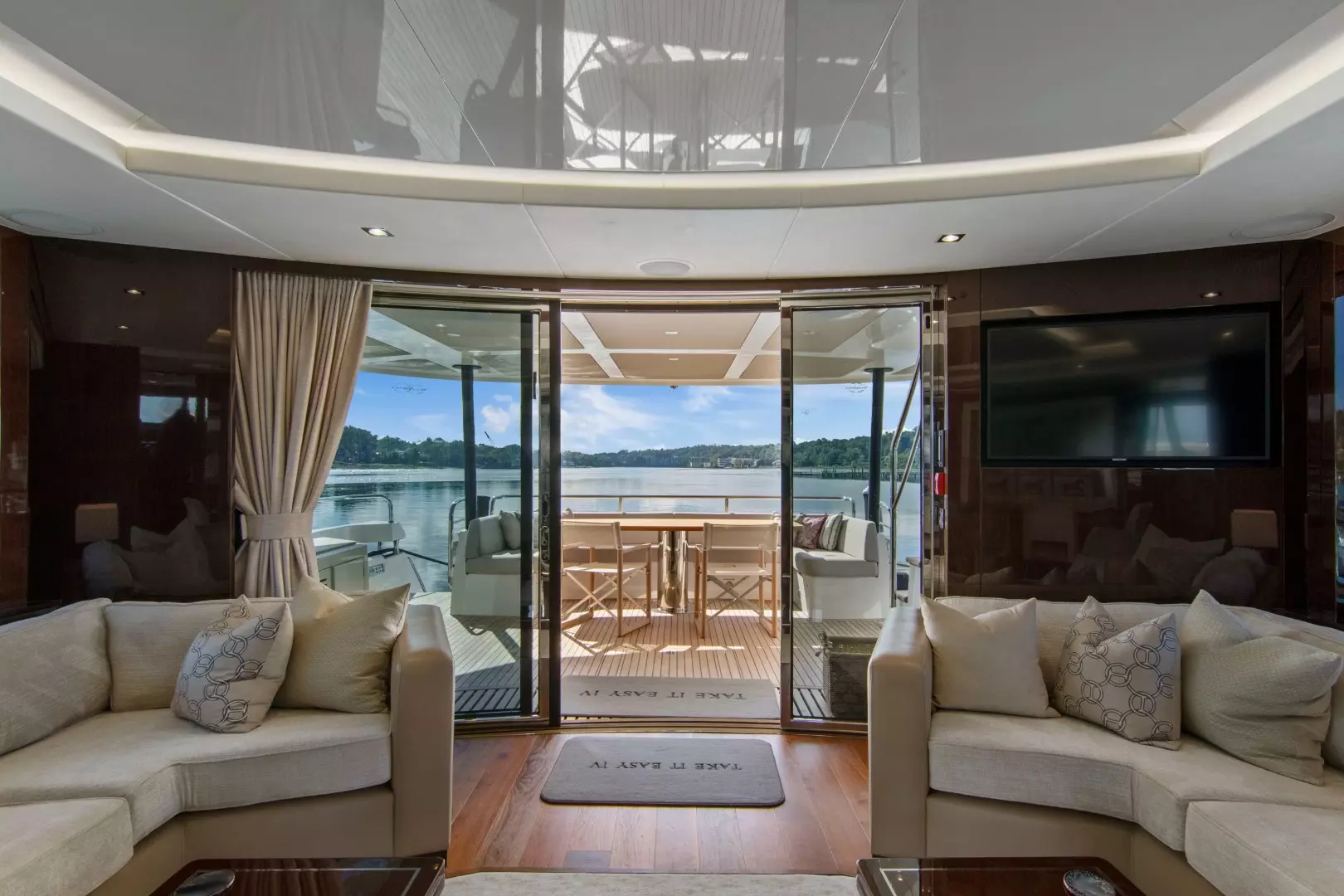 2019 Sunseeker 86 Yacht - Image 25