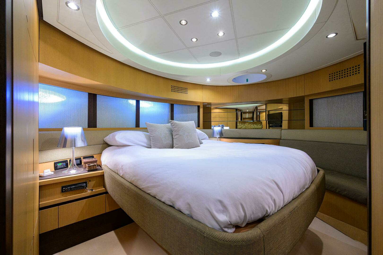 2009 Pershing 90 Express - Image 27