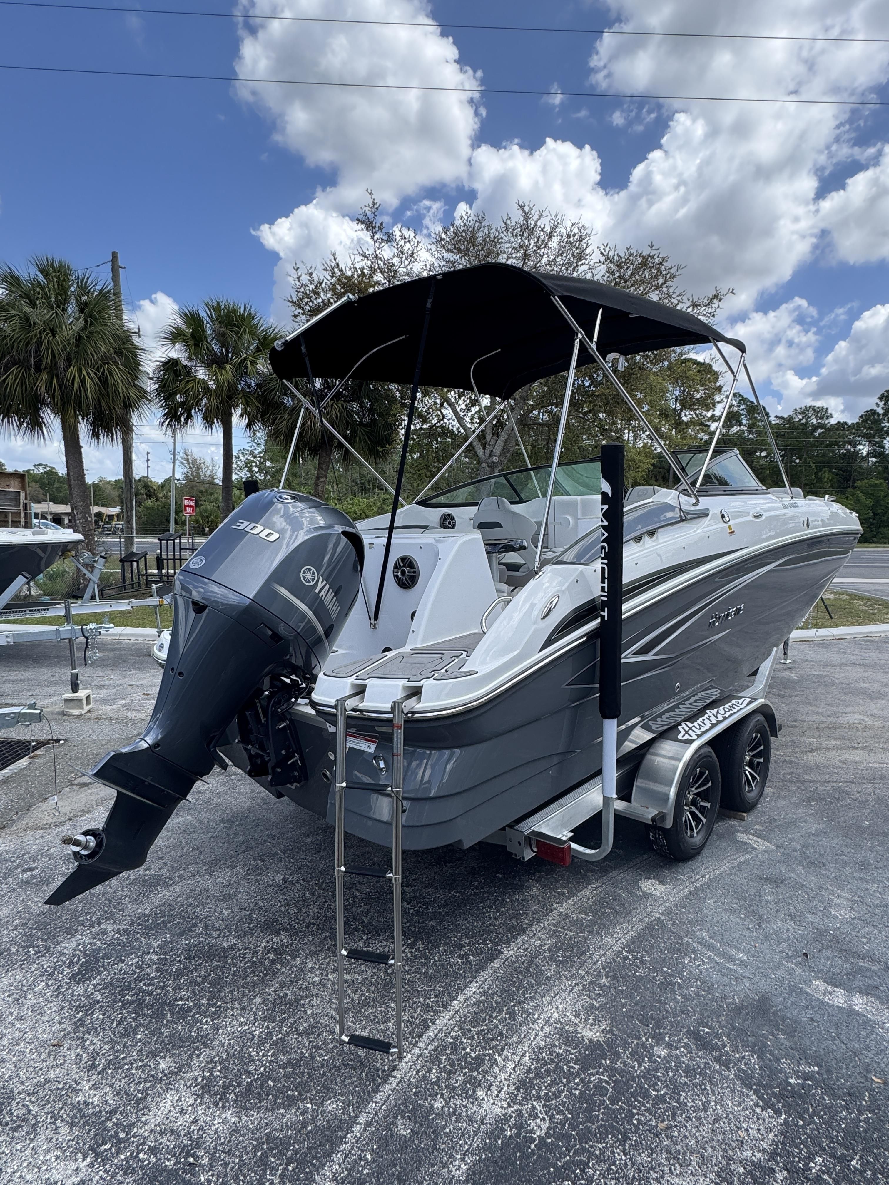 2026 Hurricane SunDeck 2400 OB - 6