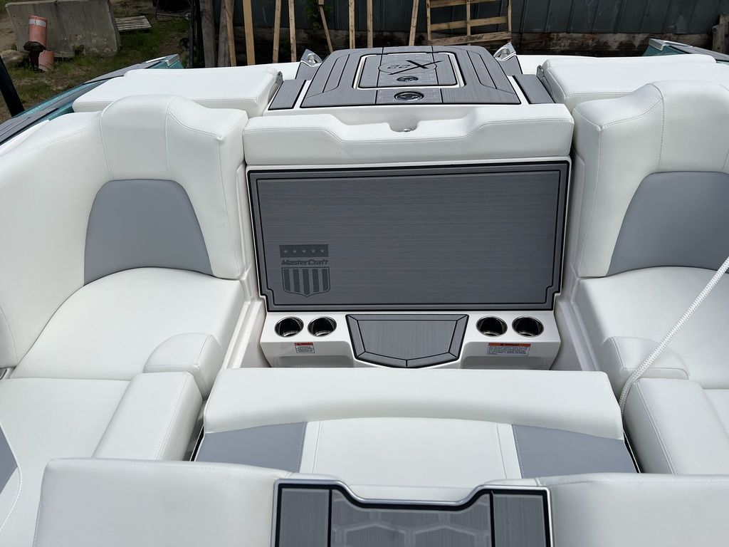 2024 MasterCraft X22 - 28