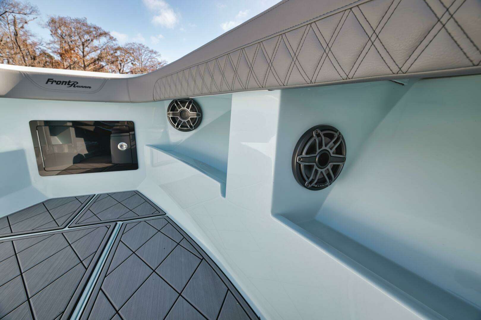 2026 Front Runner 39 Center Console - Image 25
