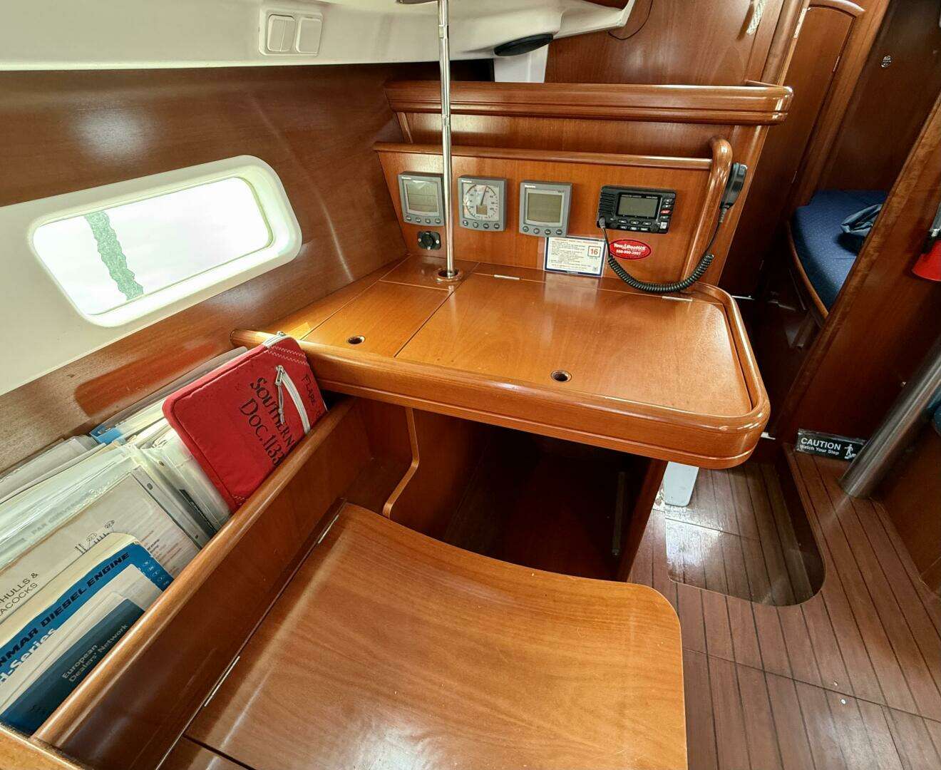 2003 Beneteau — - Image 33