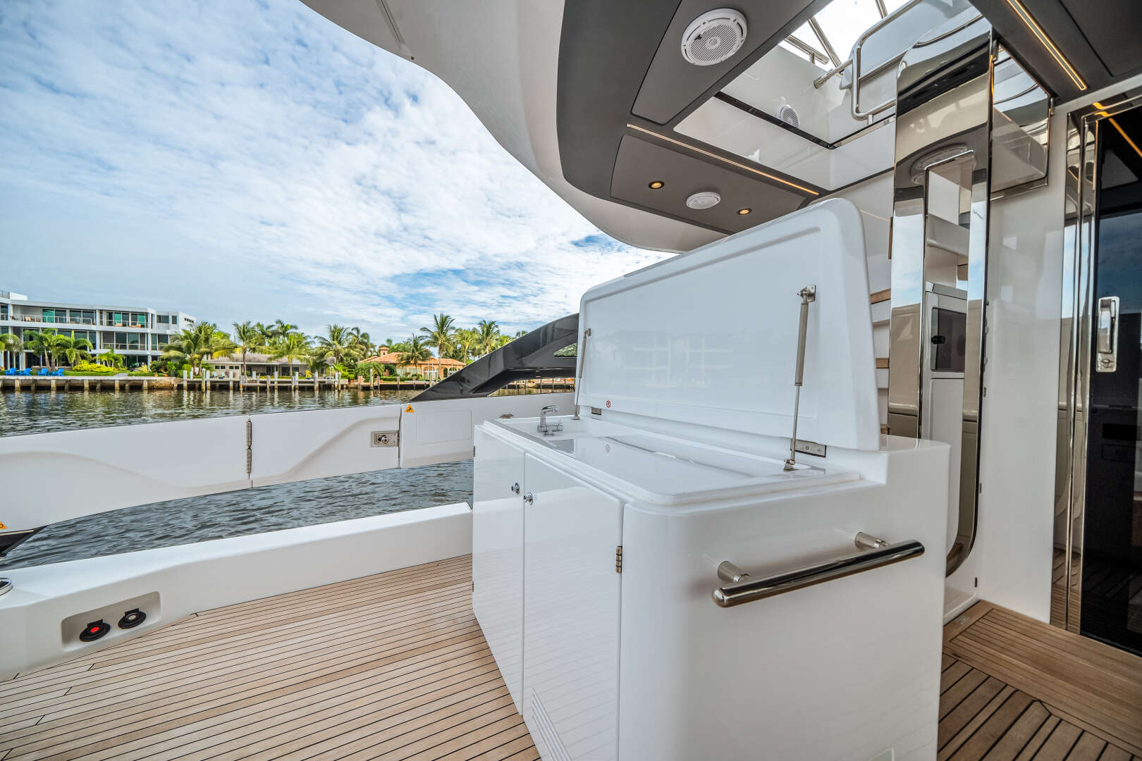 2026 Azimut S8 - Image 18