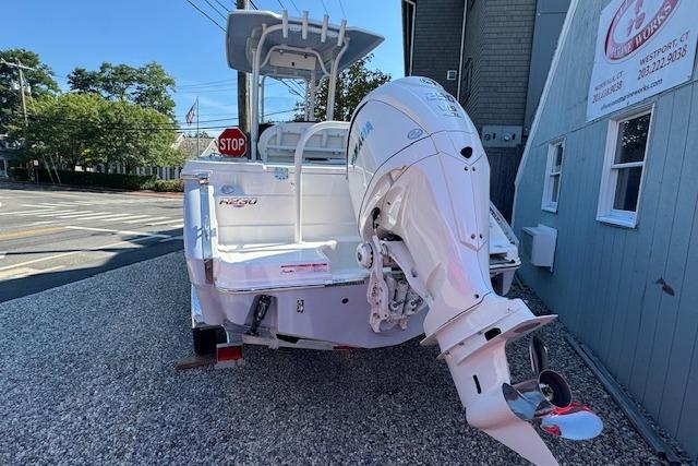 2026 Robalo R230 Center Console
