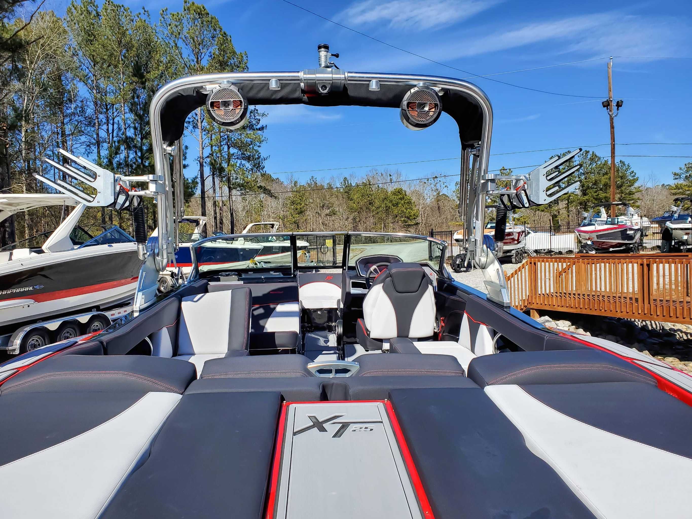 2021 MasterCraft XT25 - 11