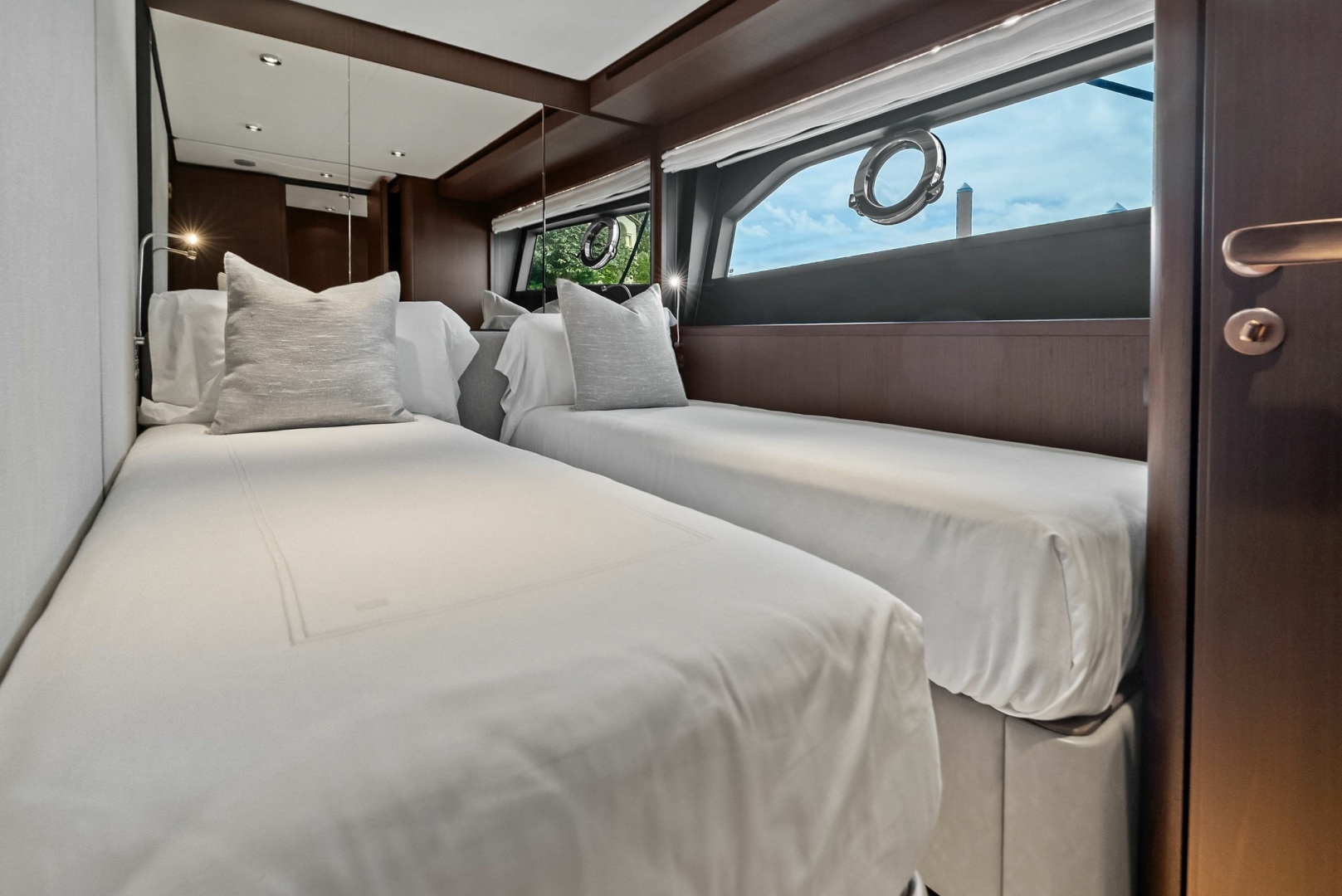 2023 Ferretti Yachts 860 - Image 56