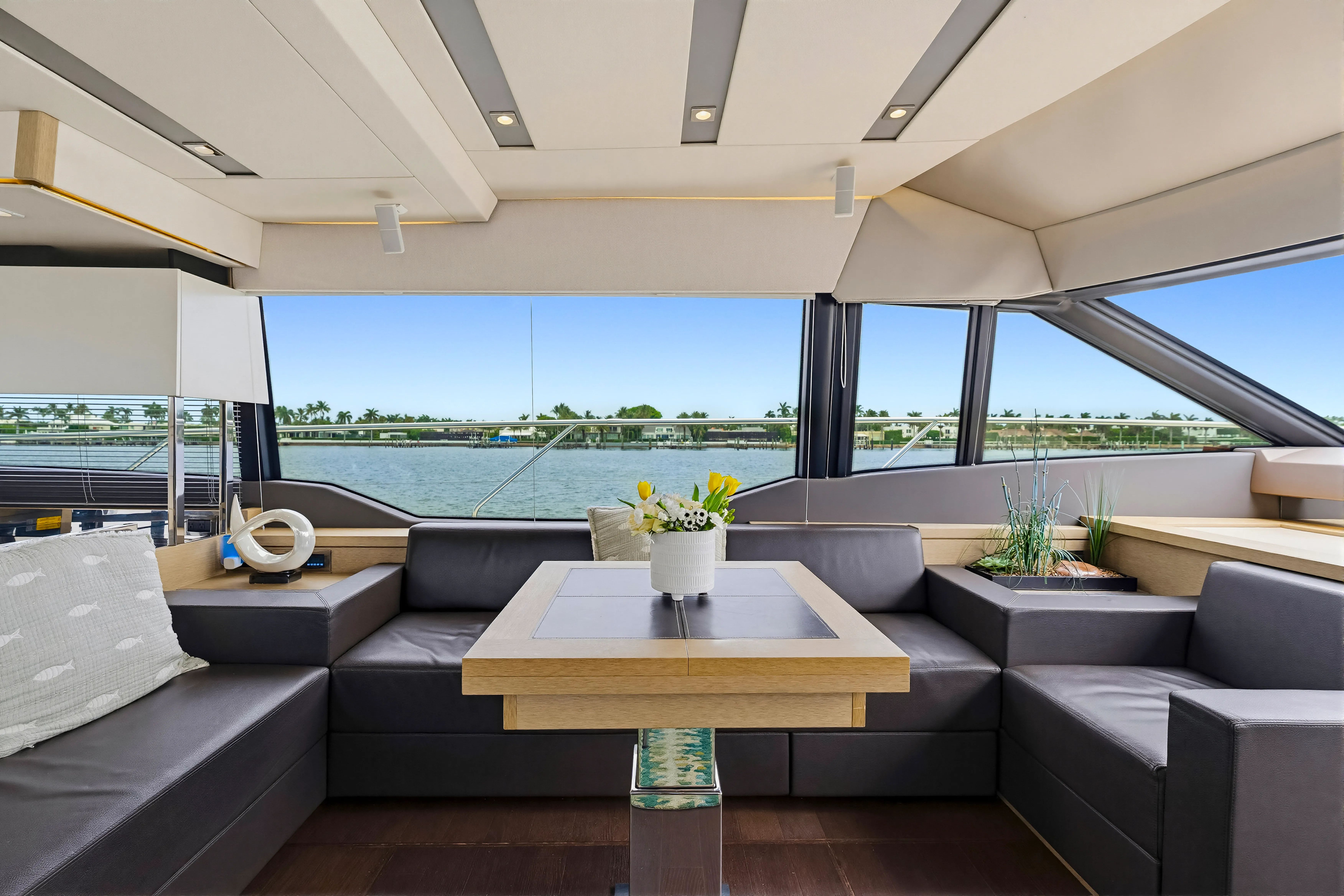 2018 Prestige 630 - Image 23