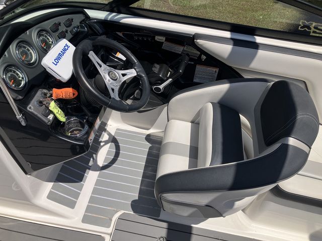 2016 Yamaha Boats 212X - 13