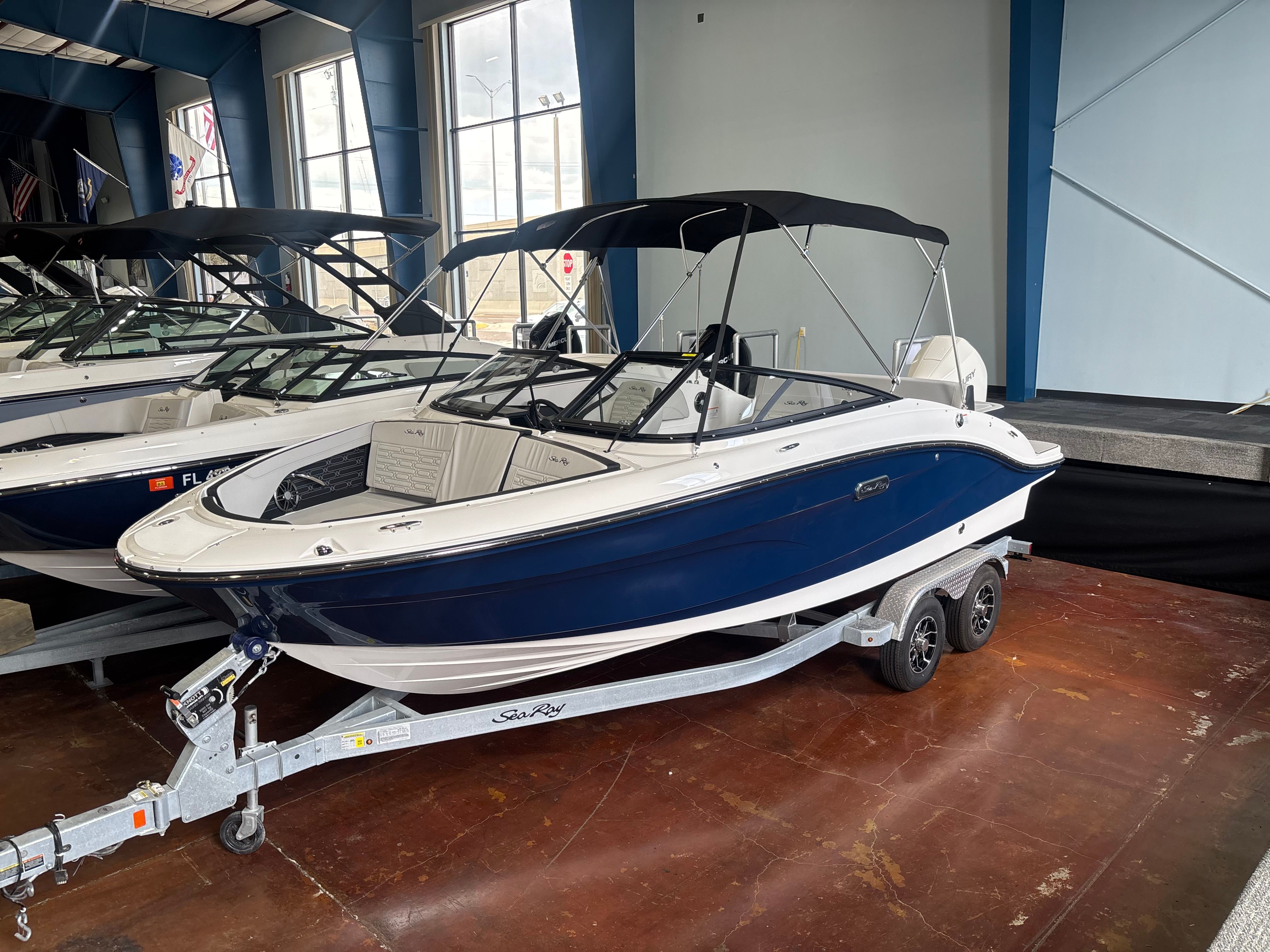 2026 Sea Ray SPX 210 Outboard