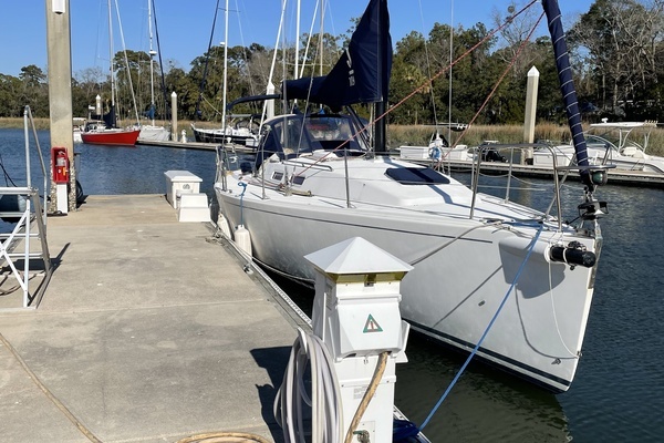 2004 J Boats J/109 Shoal