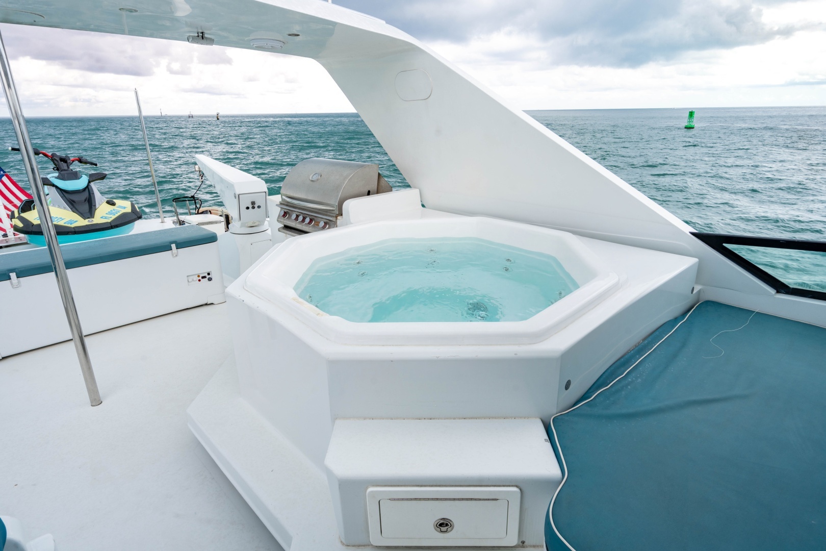 2006 Broward Raised Pilothouse - Image 33