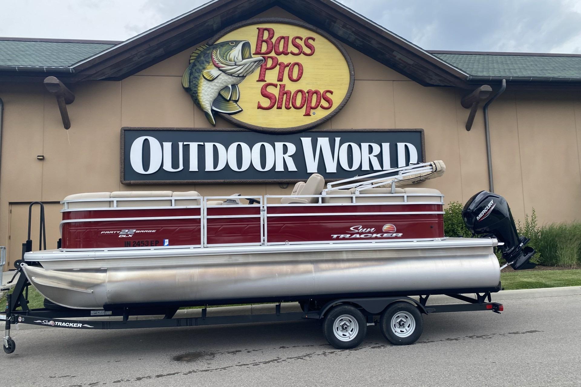 2024 Sun Tracker Party Barge 22 DLX