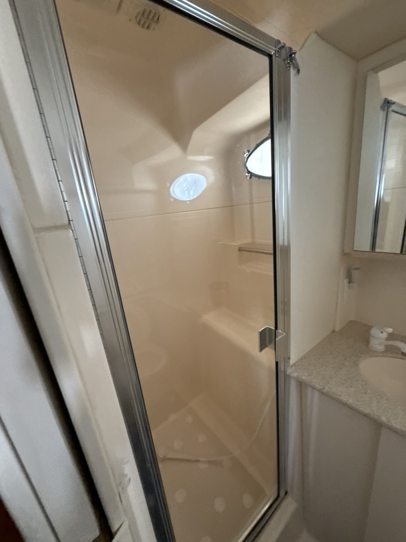 1999 Silverton 422 - Image 110