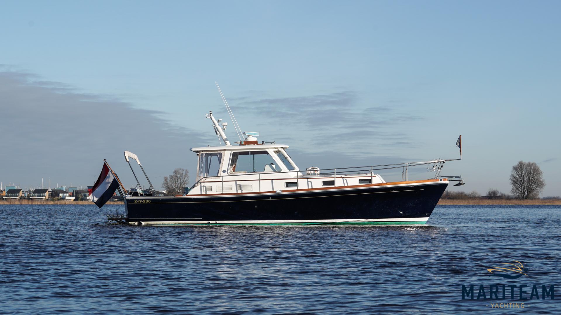 2000 Grand Banks 38 Eastbay HX
