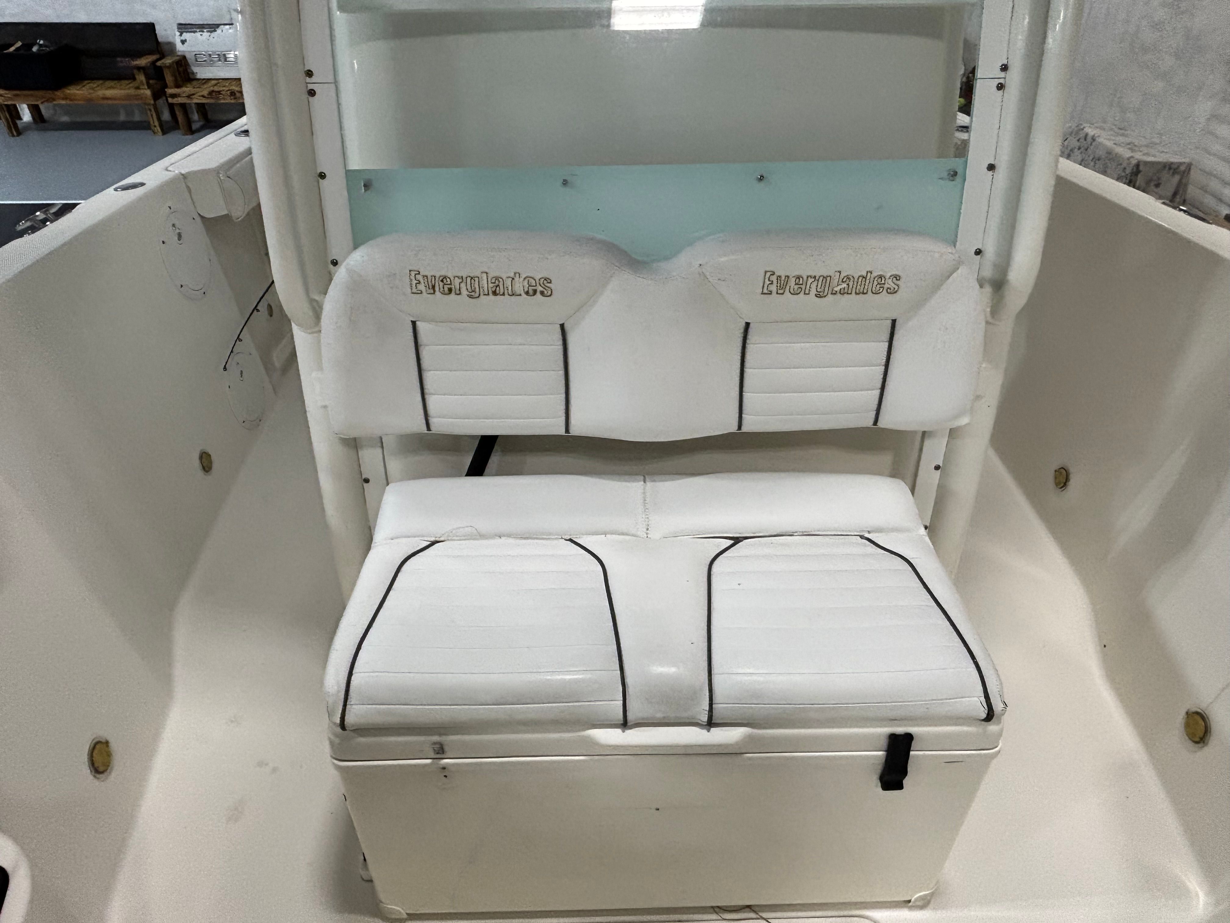 2007 Everglades 2400 - 24