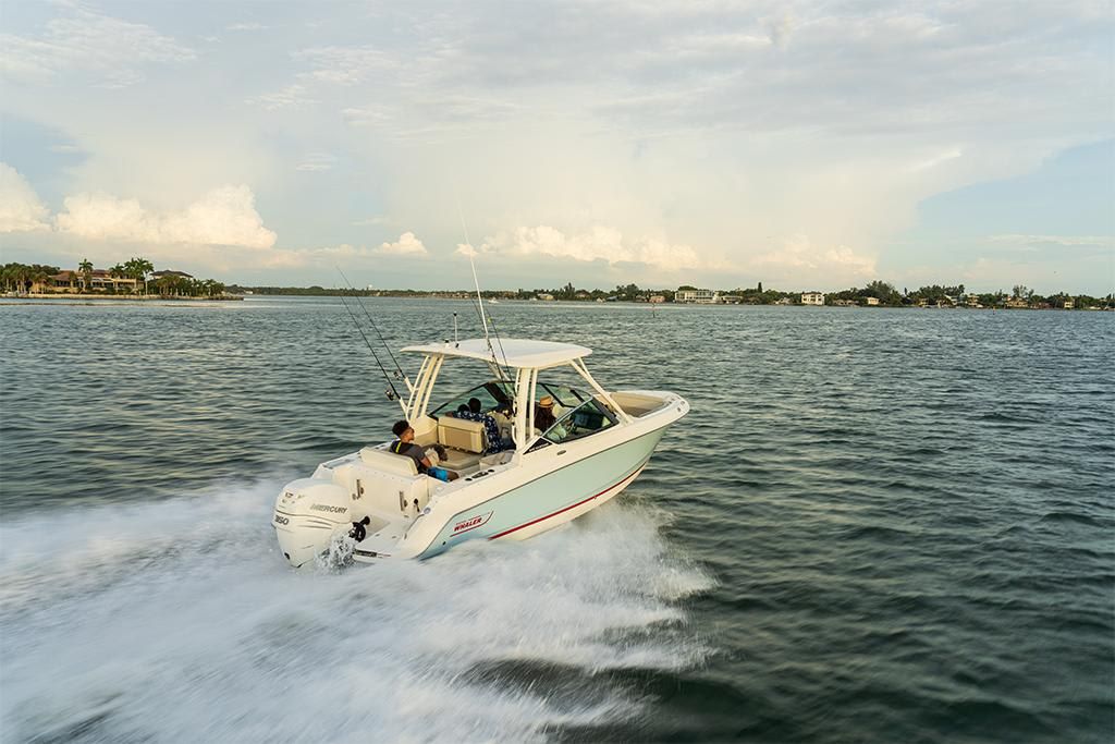 2023-Boston-Whaler-240-Vantage-MarineMax