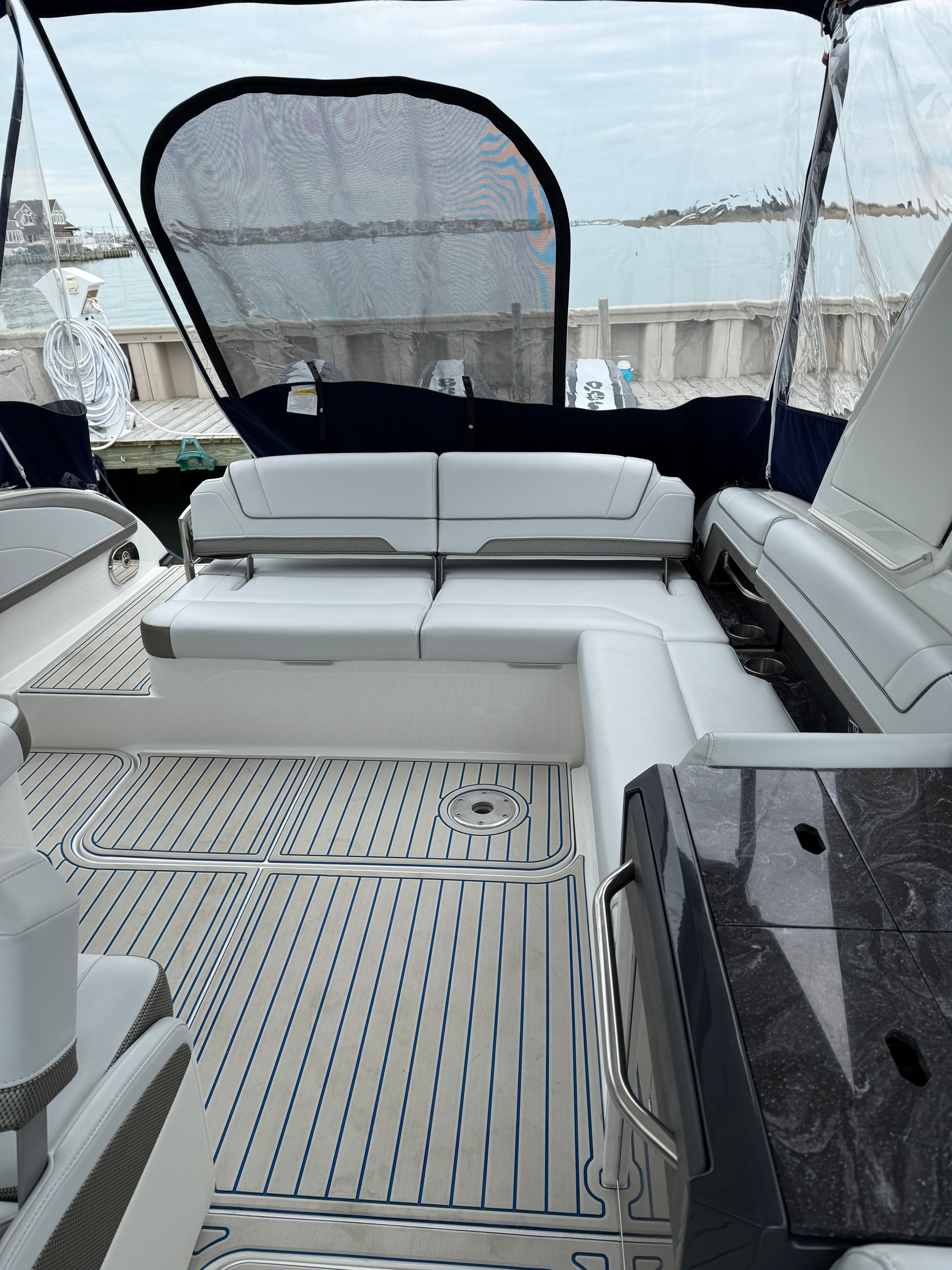 2024 Formula 330 Crossover Bowrider OB - 12