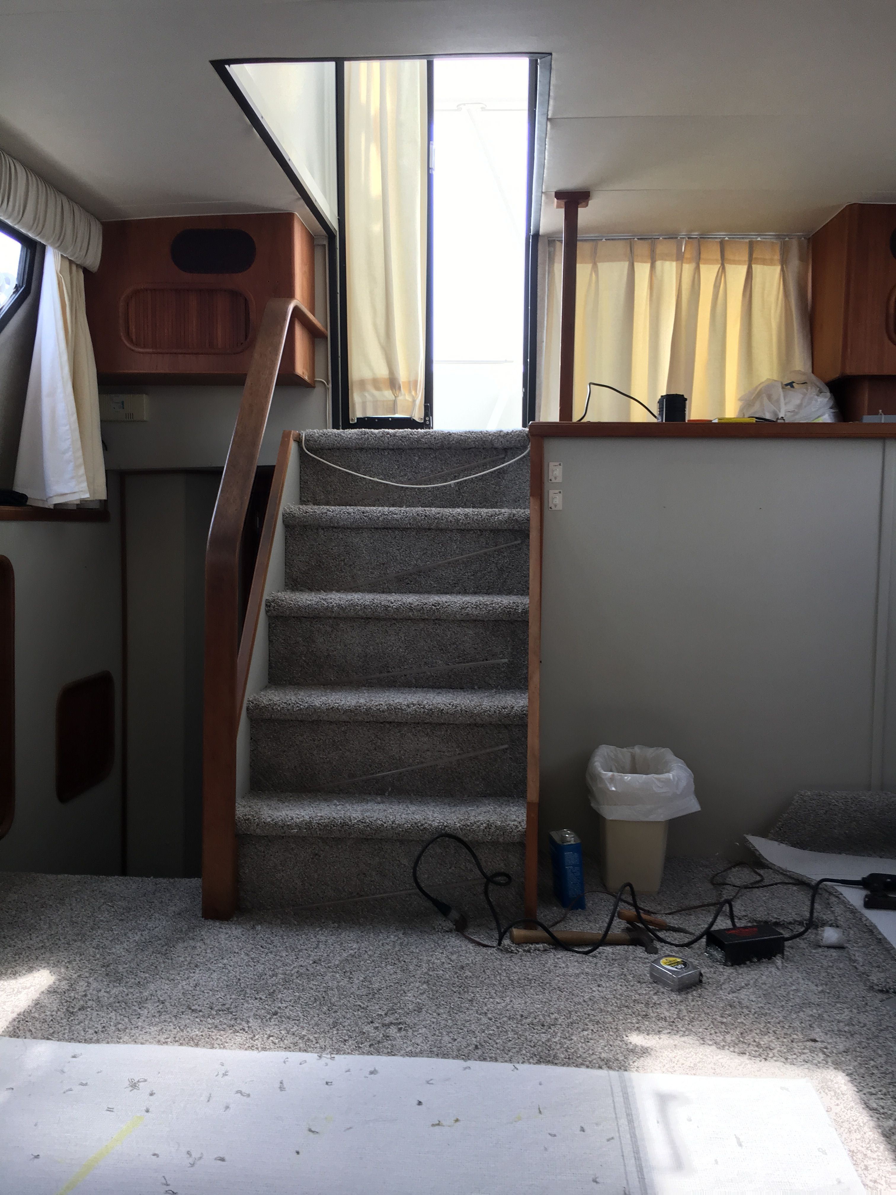 1990 Carver 3608 Aft Cabin Motor Yacht - 11