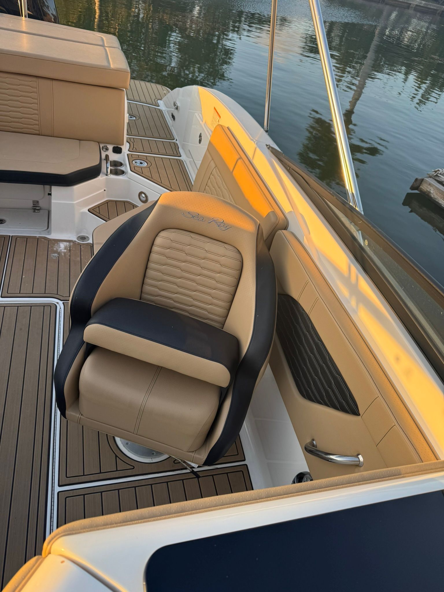 2024 Sea Ray SPX 230 Outboard - 2