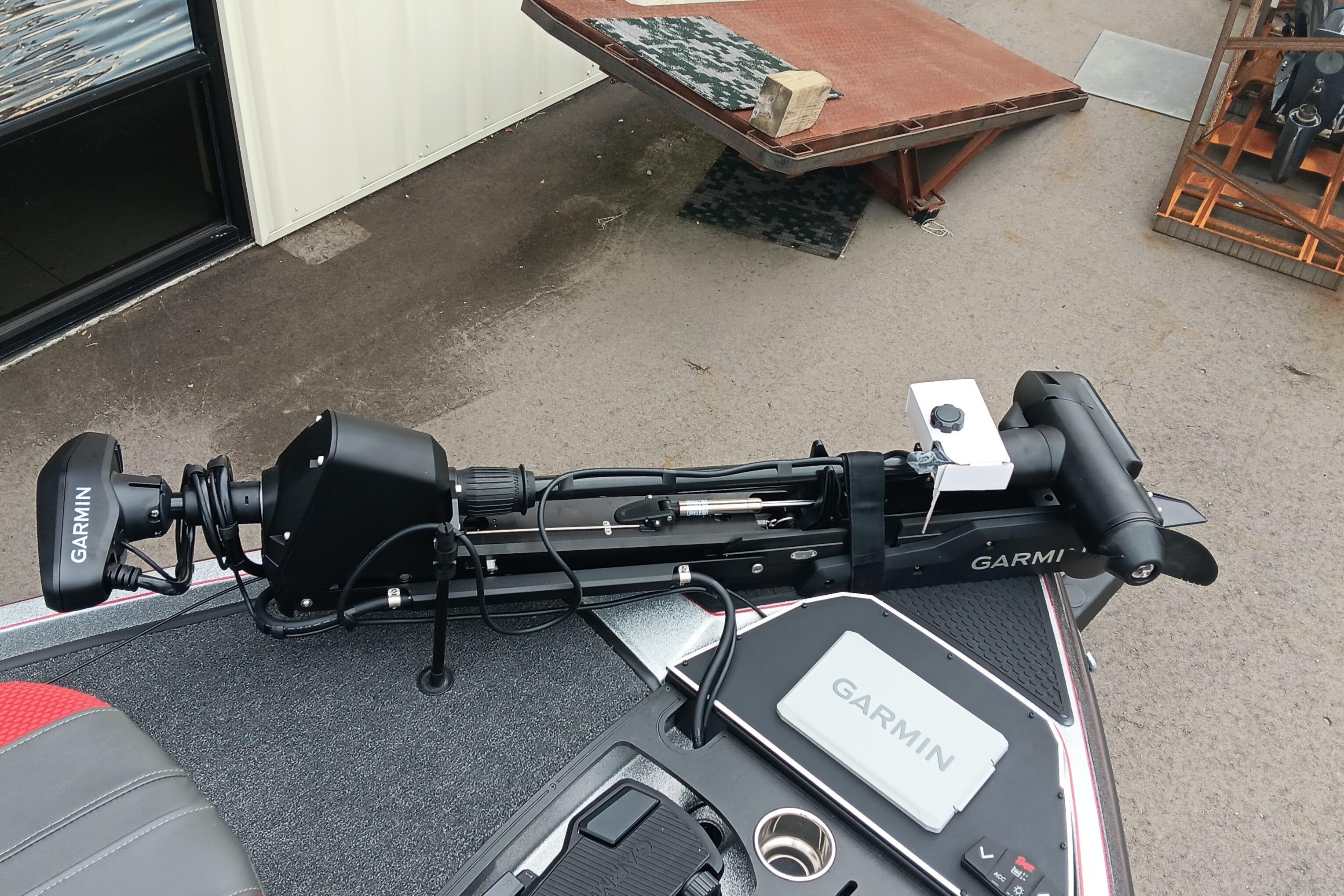 2026 Ranger Z520 boat with Garmin trolling motor and navigation equipment.