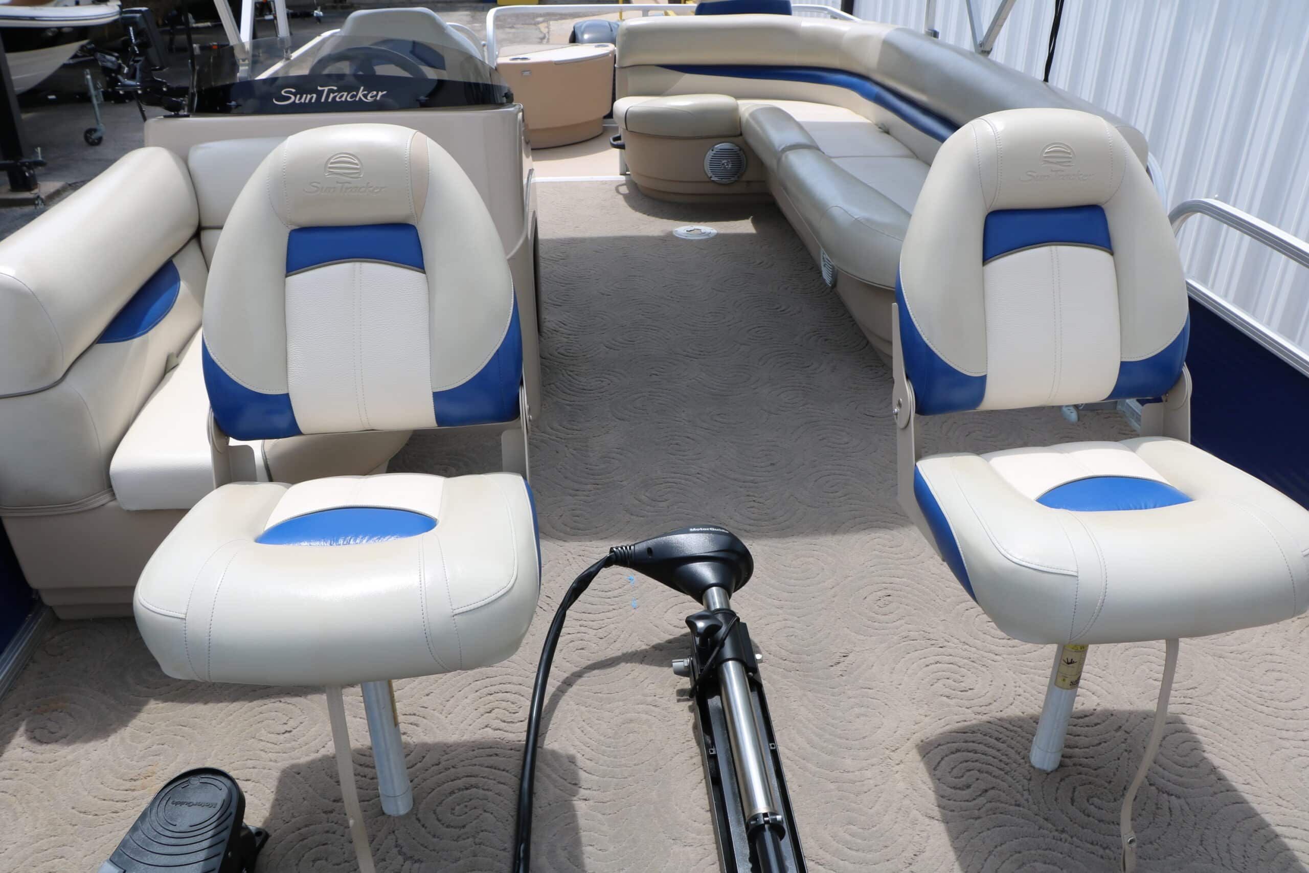 2013 Sun Tracker Fishing Barge 20 DLX - 18
