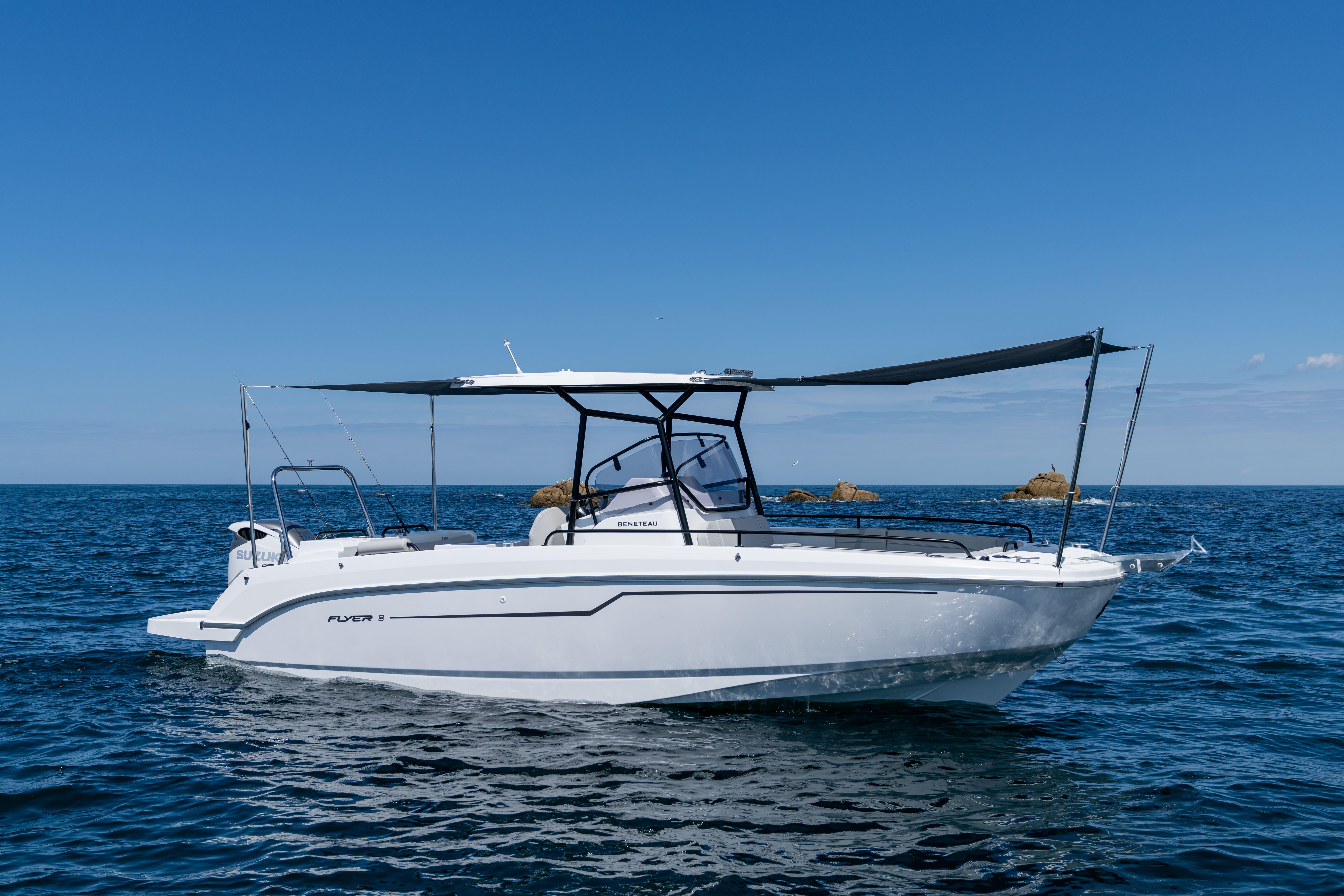 2026 Beneteau Flyer 8 SPACEdeck on open sea.