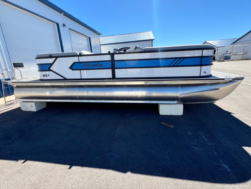 2026 Bentley Pontoons 223 Bolt