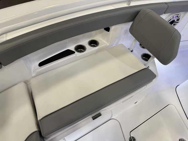 2026 Everglades 285 Center Console - 36