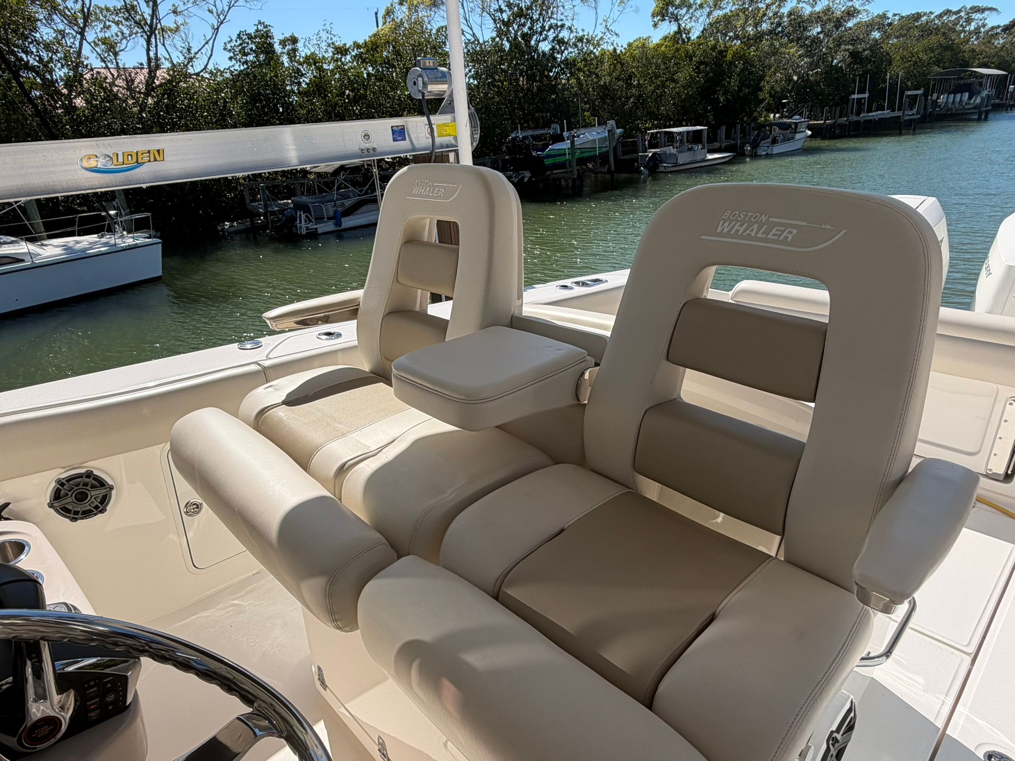 2024 Boston Whaler 330 Outrage - 18