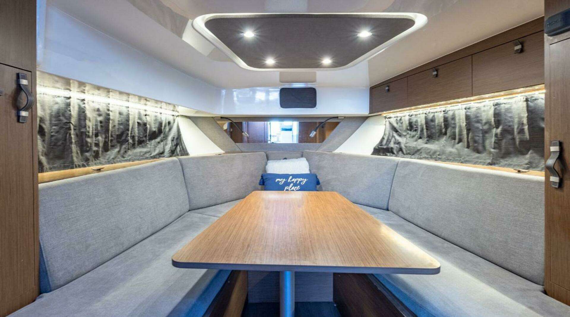 2021 Beneteau Gran Turismo 32 - Image 4