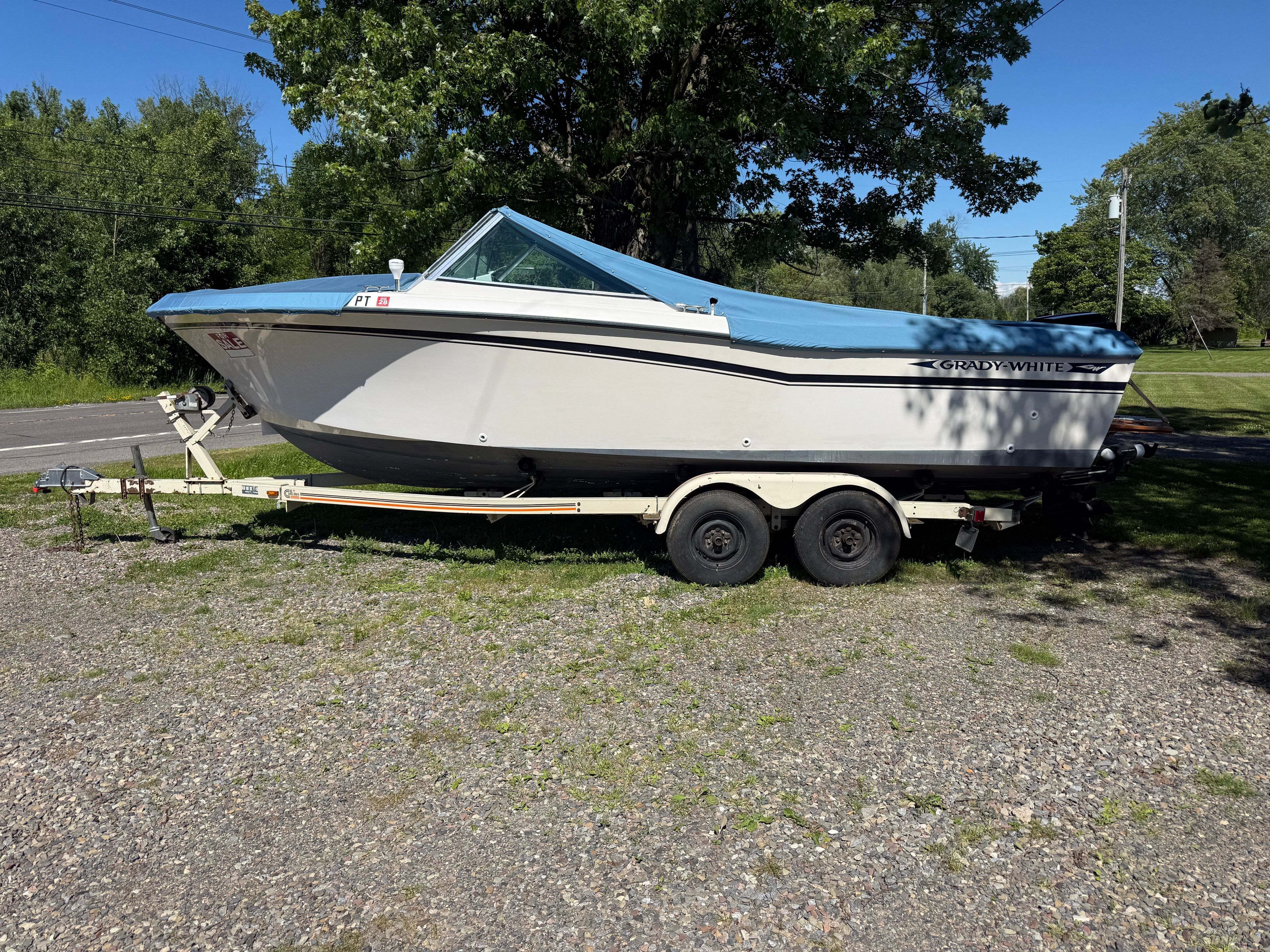 1989 Grady-White Tournament Fisherman