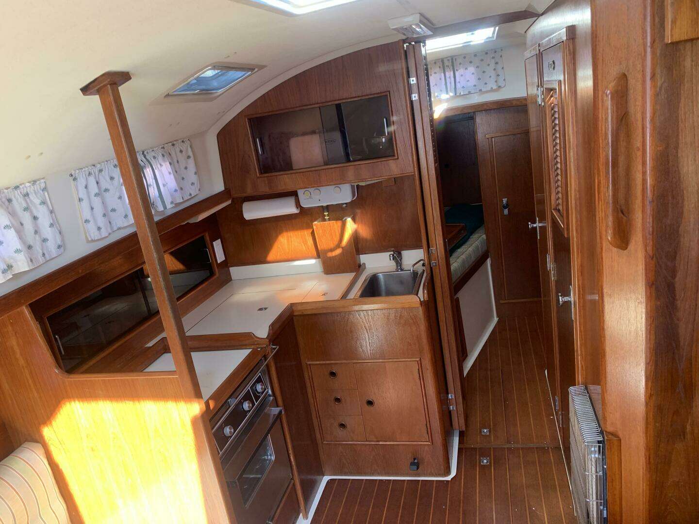 1987 Nonsuch Ultra 30 - Image 22