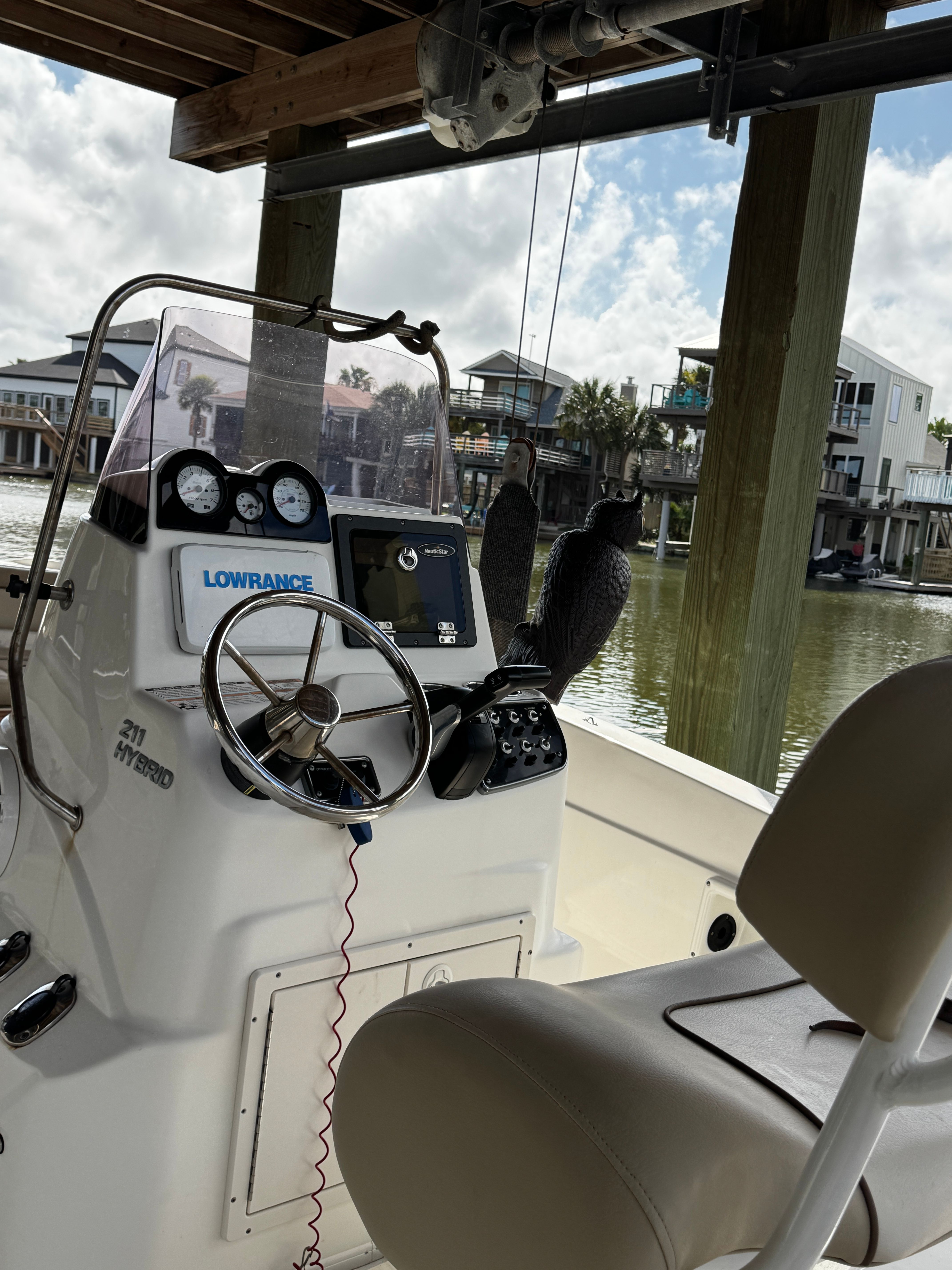 2021 NauticStar 211 Hybrid - 2