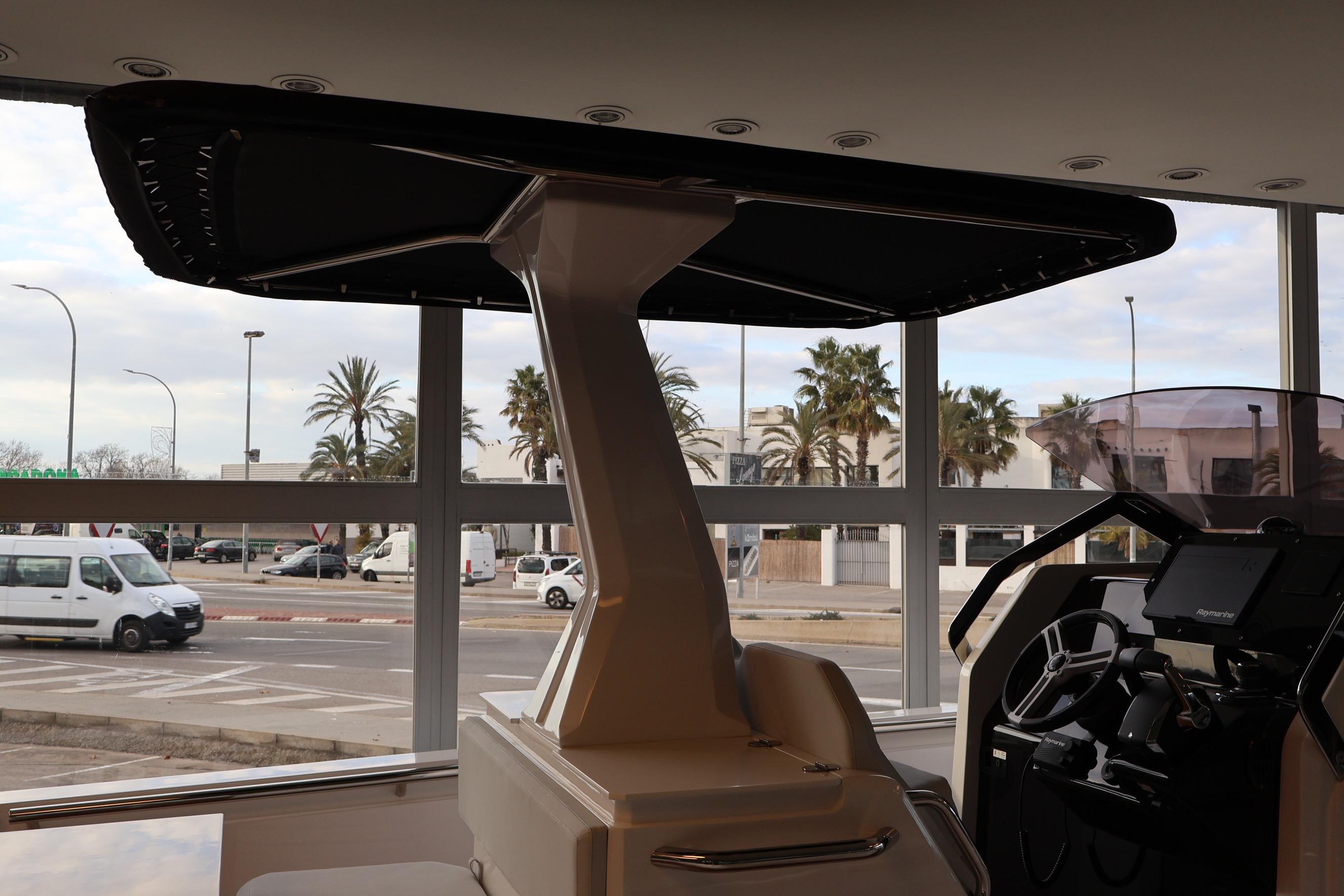 Modern Pirelli 30 boat interior with sleek design, 2026 model, featuring advanced navigation system.