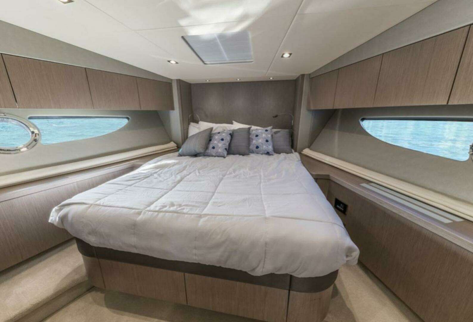 2017 Sunseeker Predator - Image 25