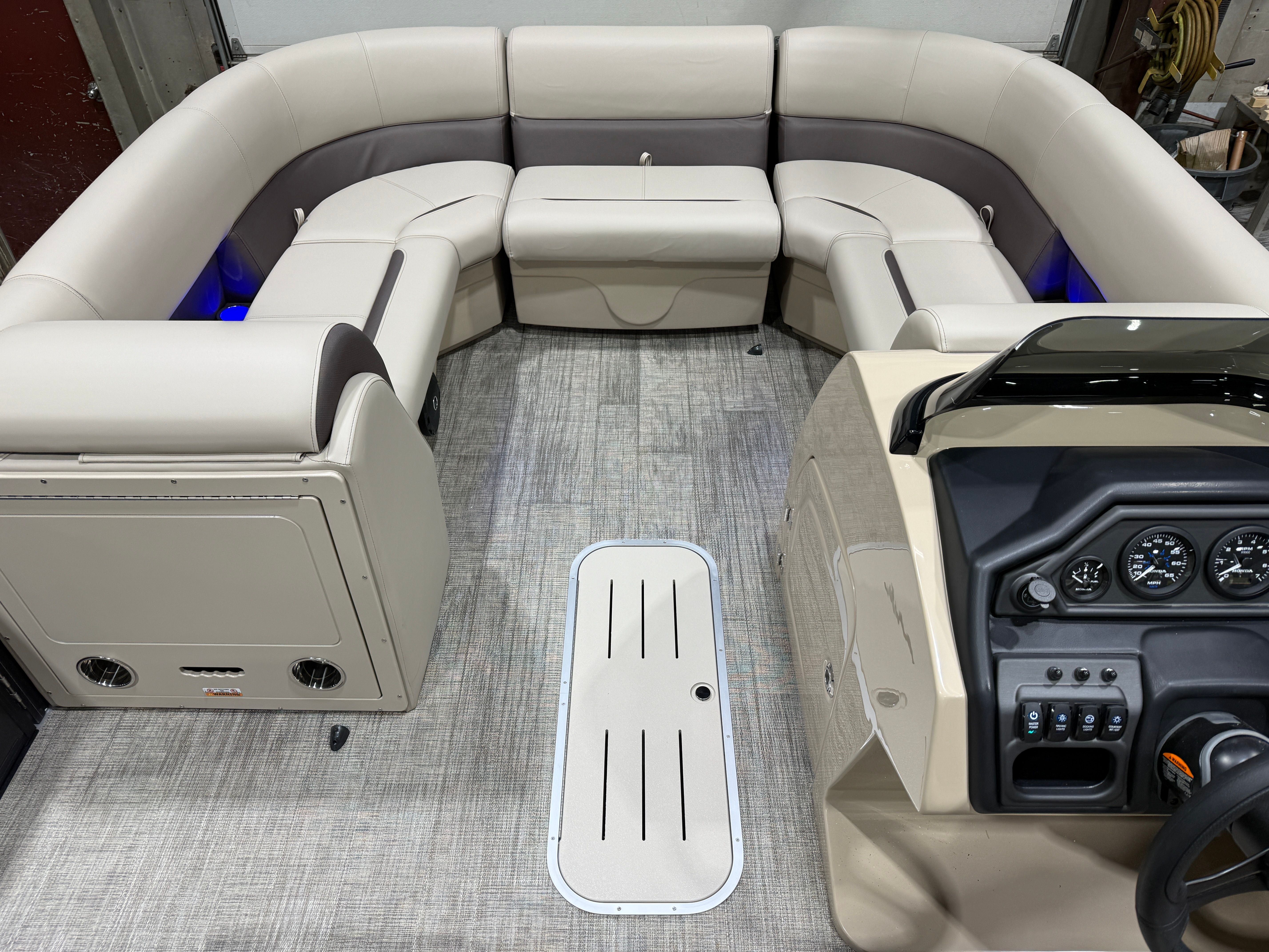 2026 Bentley Pontoons Legacy 223 Navigator Quad Lounge Tritoon & Honda 4-Stroke EFI - 8