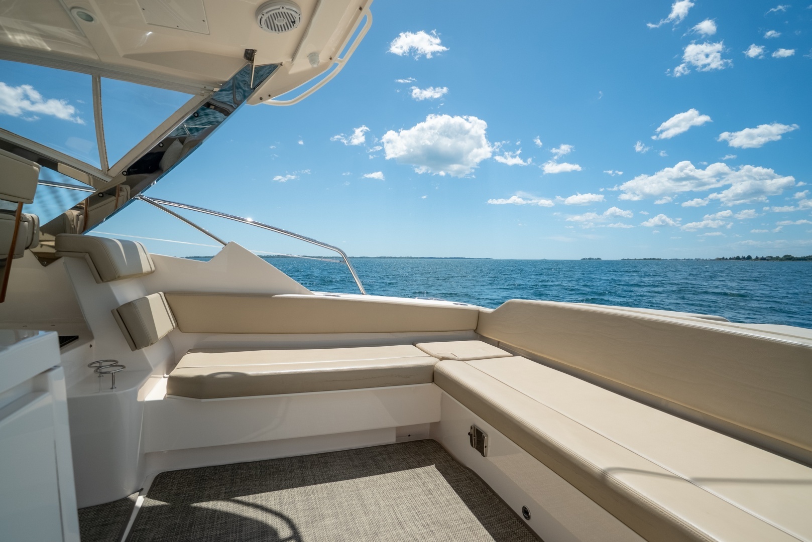 2015 Pursuit 365i SC - Image 13