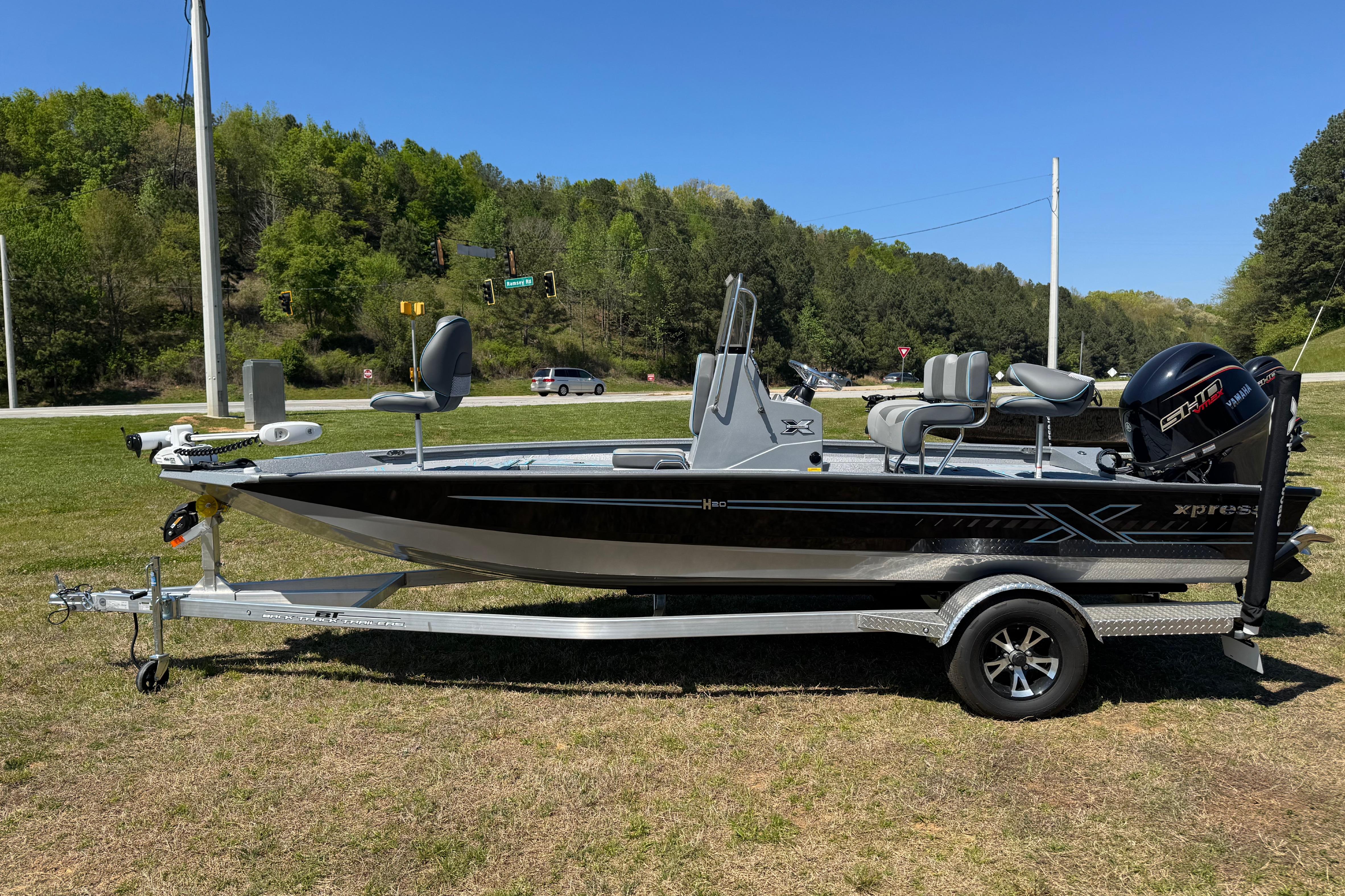 2025 Xpress H20B Bay