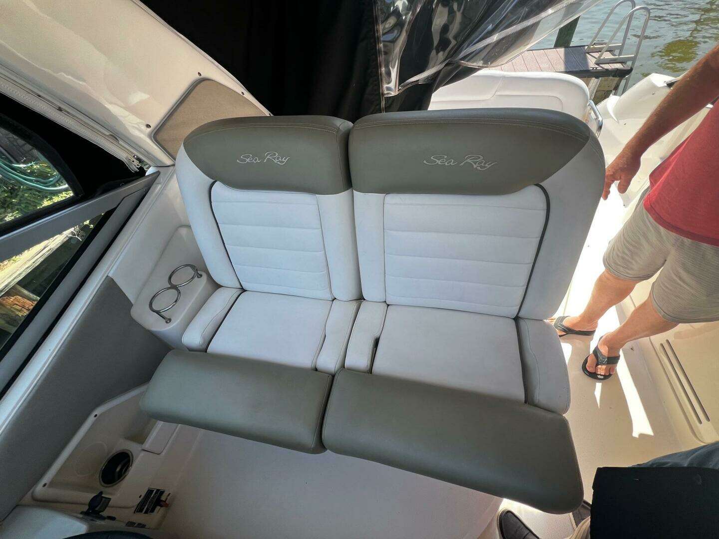 2007 Sea Ray Sundancer - Image 9