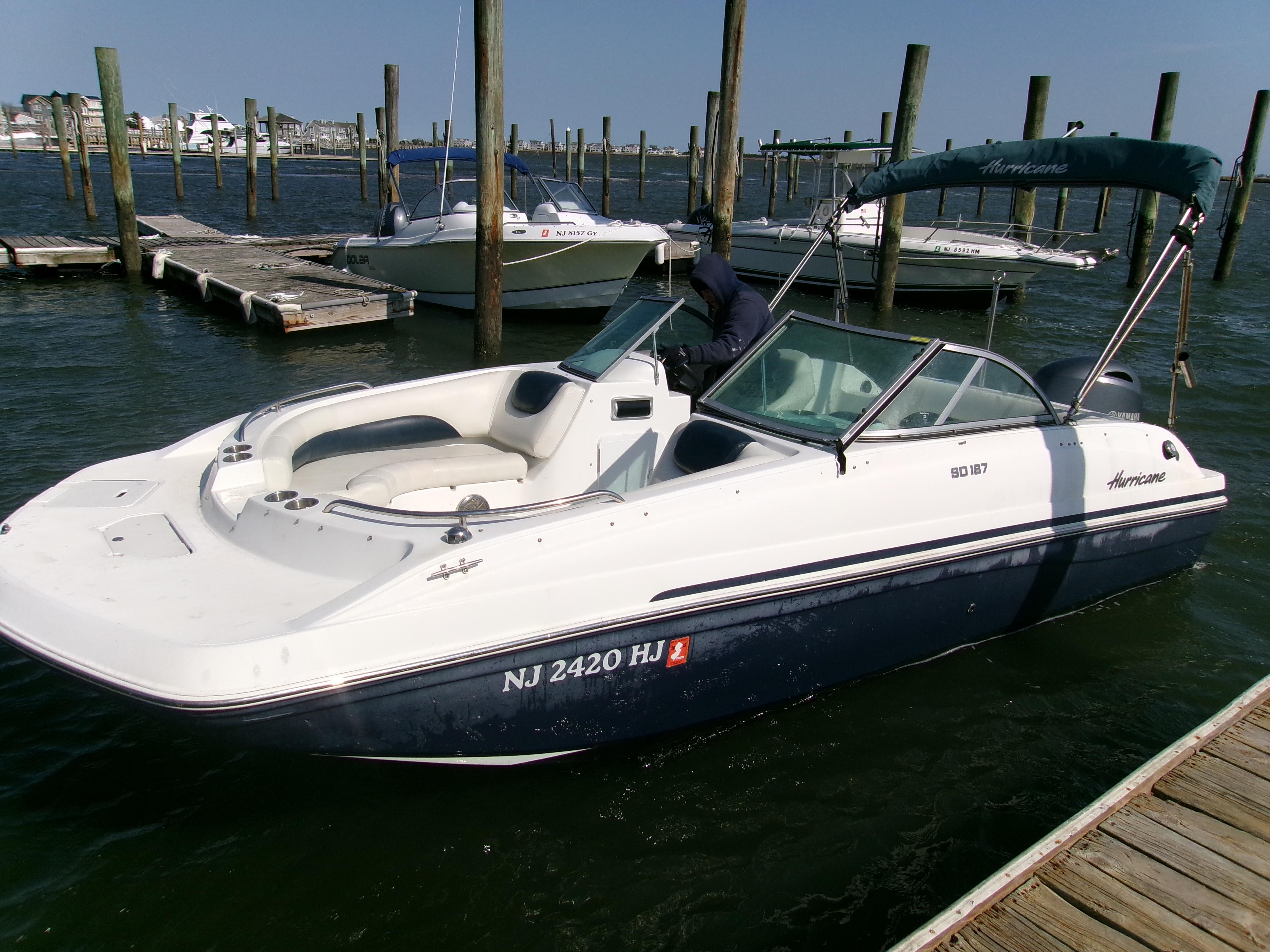2016 Hurricane SunDeck 187 OB