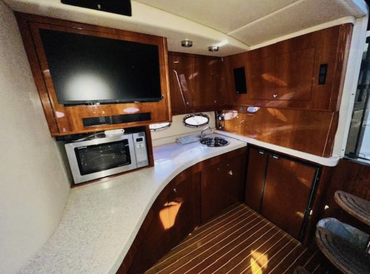 2009 Regal Commodore 4460 - 14