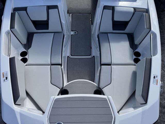 2026 Yamaha Boats AR220 - 10